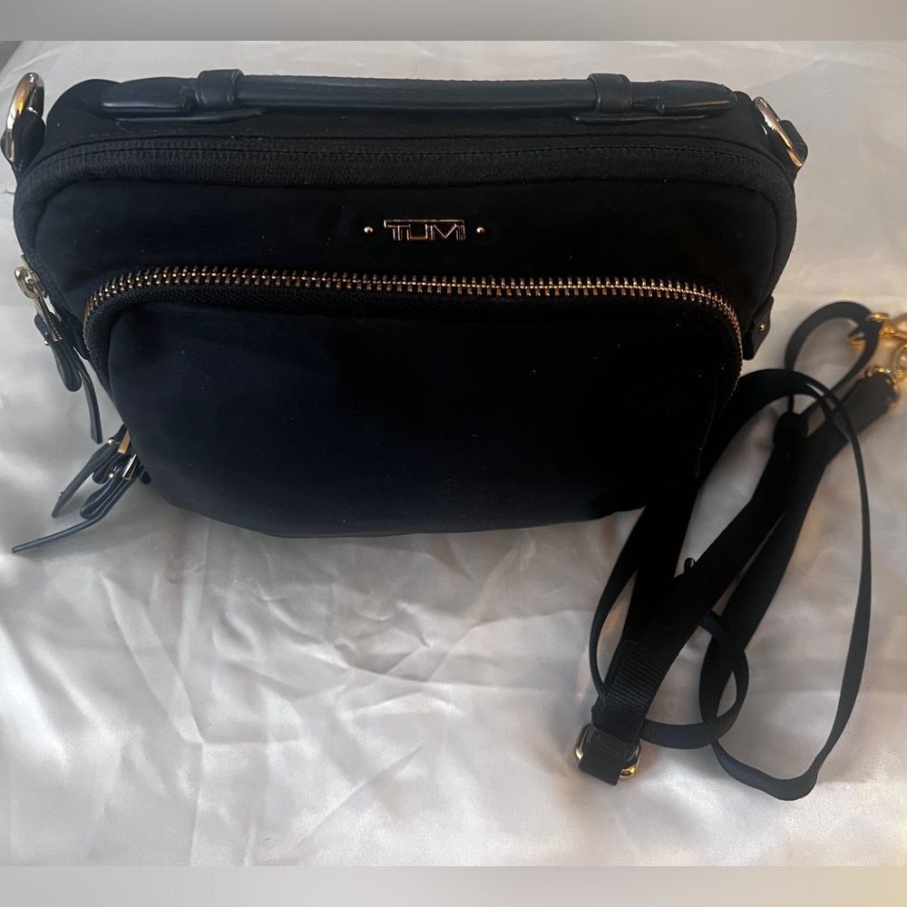 TUMI Voyageur Teghan Crossbody in Black|Gold - Picture 5 of 9